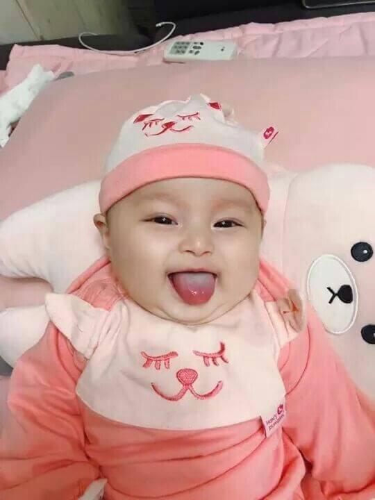 tập ăn dặm cho bé 6 tháng 